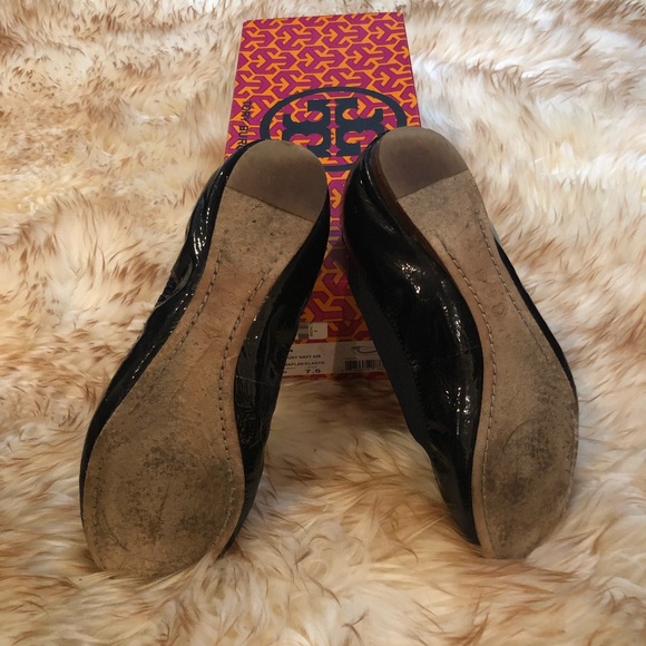 Tory Burch Navy Patent Leather Caroline flat 🥿 - Picture 6 of 6